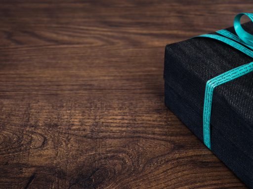 Verzorgde beauty cadeauset met luxe verpakking en producten netjes gepresenteerd in een doos
