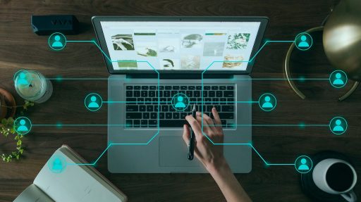 Laptop met een foutmelding over beperkte connectiviteit op het scherm